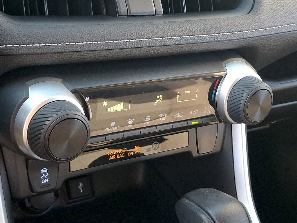 Used 2022 Toyota RAV4 LE FWD image 15