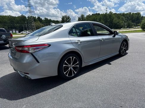 Used 2019 Toyota Camry SE w/ Audio Package FWD image 5