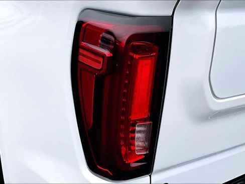 Used 2022 GMC Sierra 1500 AT4 w/ AT4 Premium Package image 32