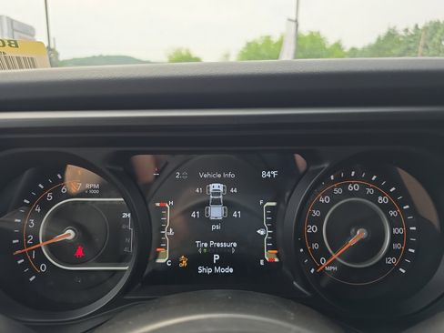 New 2025 Jeep Gladiator Sport image 25