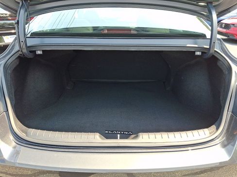 Used 2023 Hyundai Elantra SEL w/ Convenience Package FWD image 21