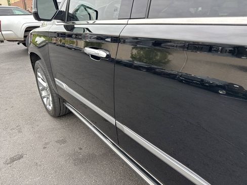 Used 2018 Cadillac Escalade Platinum AWD/4WD image 35