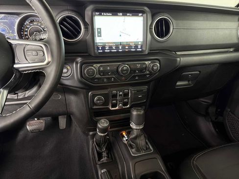 Used 2022 Jeep Wrangler Unlimited Sahara w/ Cold Weather Group image 31