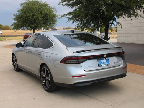 Used 2023 Honda Accord Sport image 3
