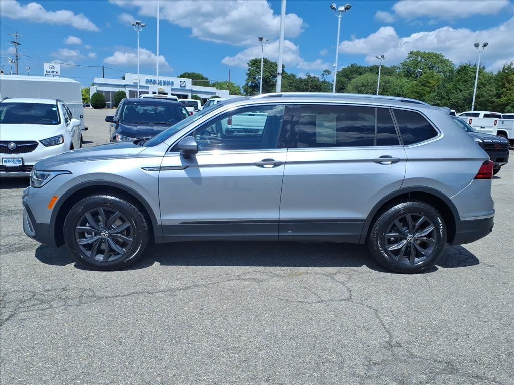 Used 2024 Volkswagen Tiguan Wolfsburg Edition AWD/4WD image 7