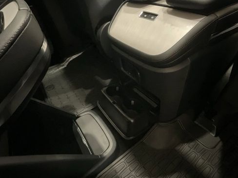 Used 2025 Lincoln Navigator Reserve w/ Jet Appearance Package image 16