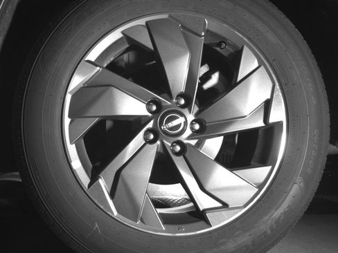 Used 2025 Nissan Rogue SV FWD image 14