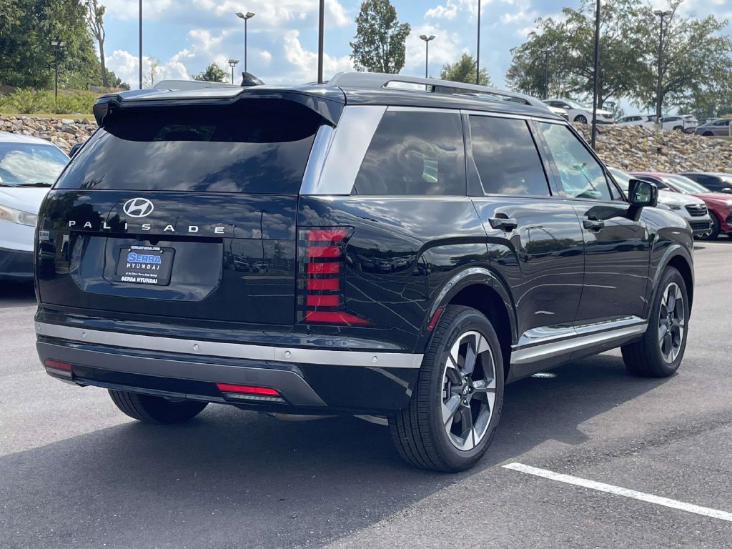 Used 2026 Hyundai Palisade Limited FWD image 3