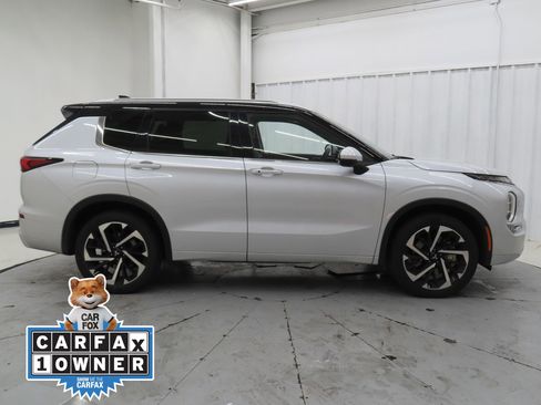 Used 2024 Mitsubishi Outlander SEL image 2