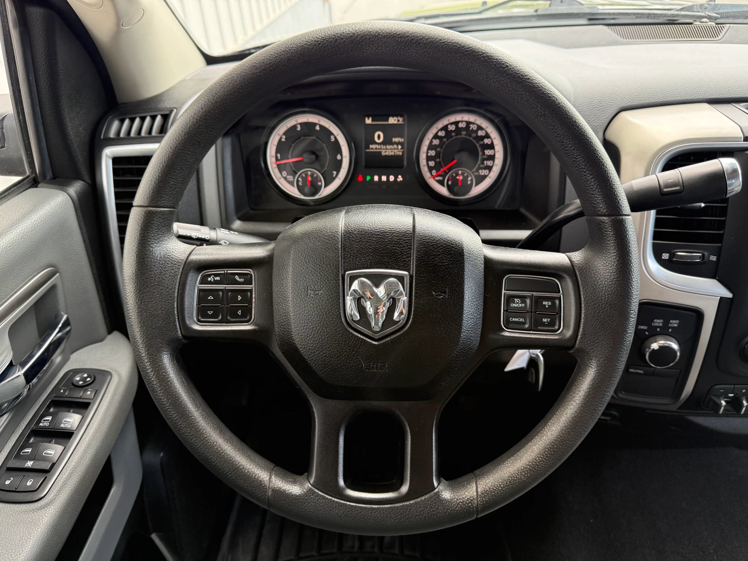 Used 2018 RAM 2500 SLT AWD/4WD image 17