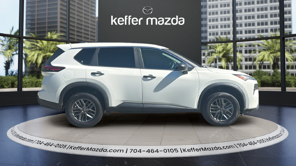 Used 2024 Nissan Rogue S FWD image 8