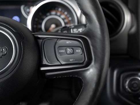 Used 2023 Jeep Wrangler Willys image 30