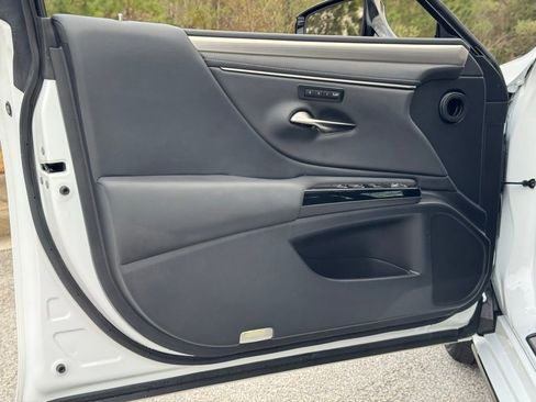 Certified 2025 Lexus ES 350 F Sport image 22