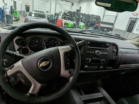 Used 2013 Chevrolet Silverado 2500 LT w/ Interior Plus Package image 5