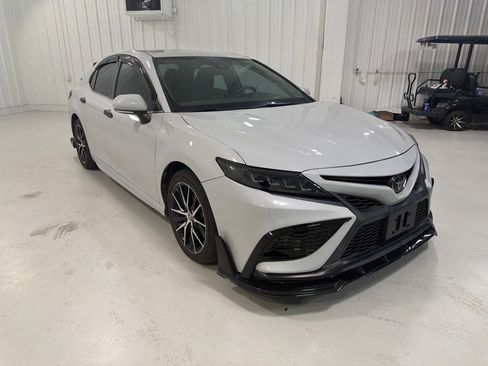 Used 2023 Toyota Camry SE w/ Convenience Package FWD image 7