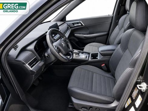 Used 2023 Mitsubishi Outlander SE FWD image 10