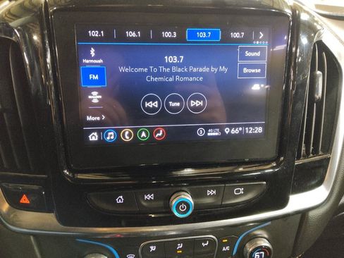 Used 2020 Chevrolet Traverse RS image 25