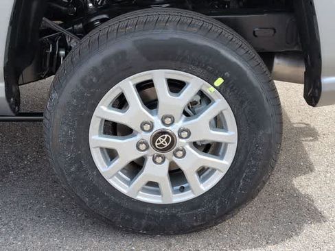 Used 2026 Toyota Tacoma SR5 AWD/4WD image 11