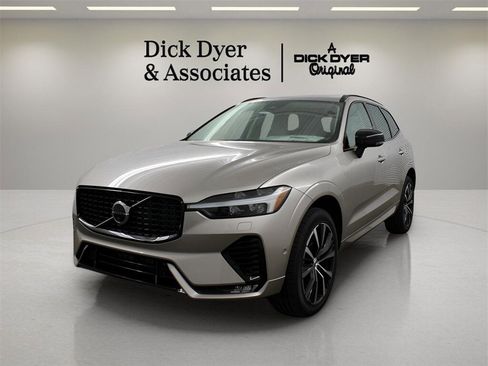 New 2025 Volvo XC60 B5 Plus w/ Protection Package Premier image 7