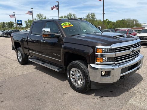 Used 2019 Chevrolet Silverado 2500 LTZ w/ Duramax Plus Package AWD/4WD image 3