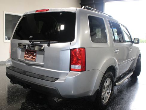 Used 2011 Honda Pilot EX image 2