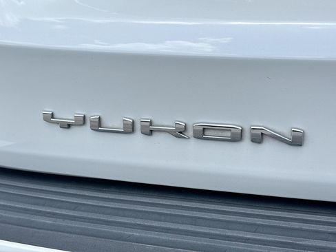 Used 2021 GMC Yukon SLT w/ SLT Luxury Plus Package RWD image 11