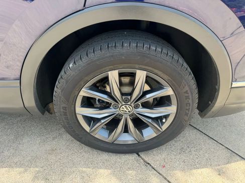 Used 2022 Volkswagen Tiguan SE FWD image 12