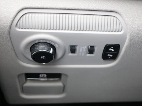 Used 2023 Jeep Wagoneer 2WD image 22