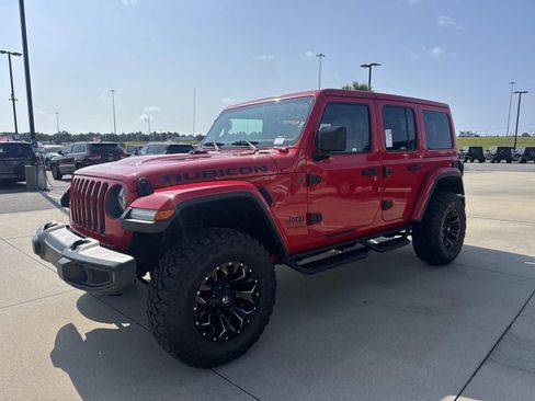 Used 2018 Jeep Wrangler Unlimited Rubicon w/ Uconnect 4C Nav & Sound Group AWD/4WD image 3