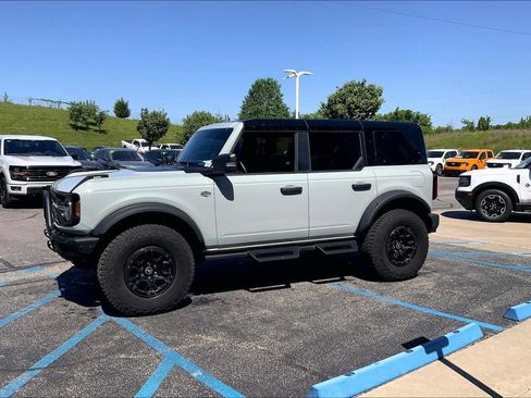 Used 2024 Ford Bronco Wildtrak AWD/4WD image 12
