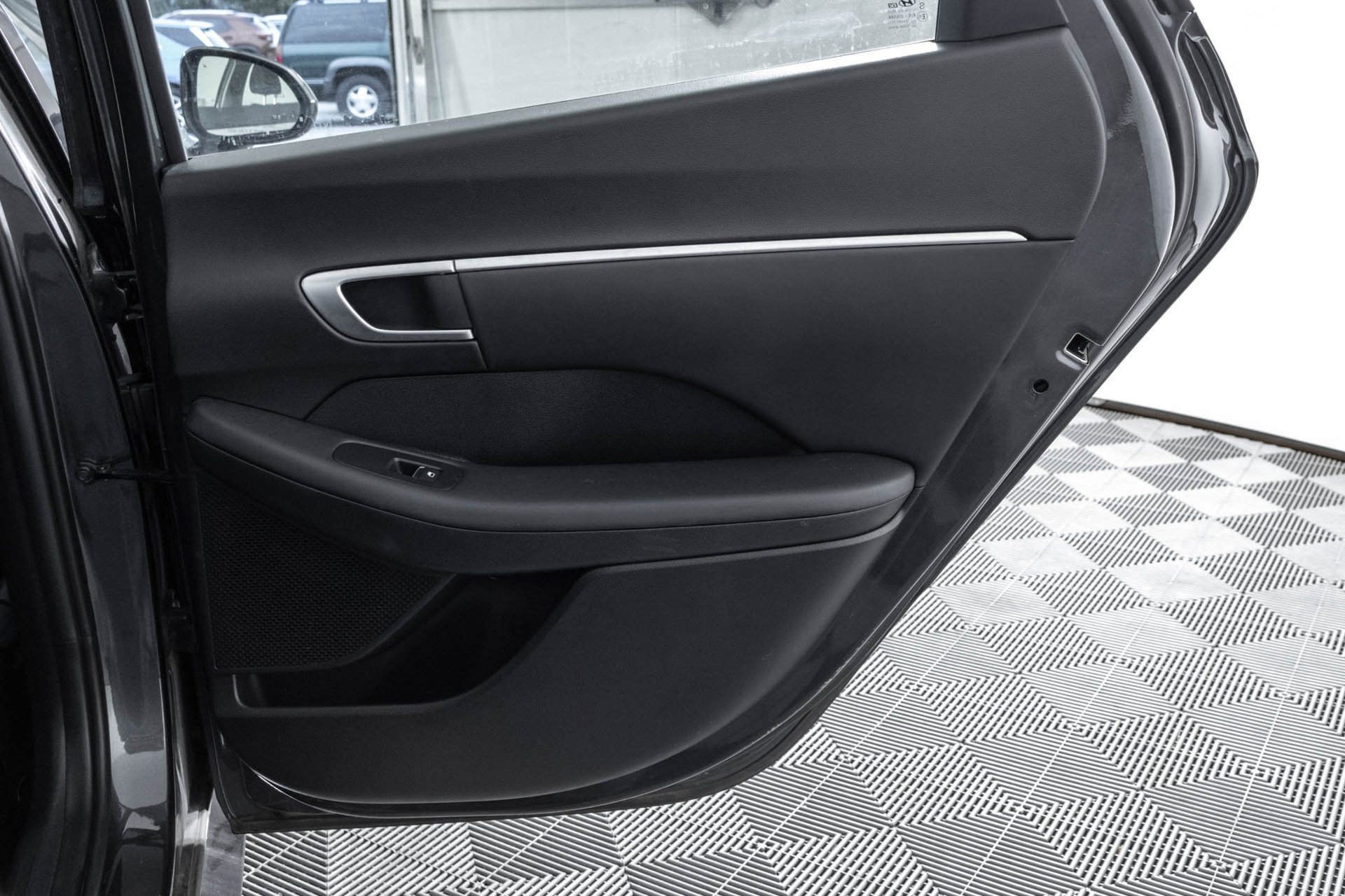 Used 2025 Hyundai Sonata SEL FWD image 38