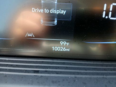 Used 2025 Hyundai Venue SEL FWD image 14