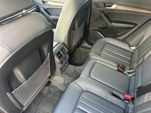 Used 2023 Audi Q5 2.0T Premium w/ Convenience Package AWD/4WD image 4