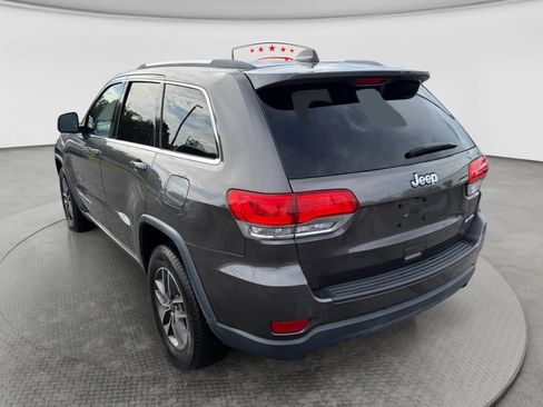 Used 2019 Jeep Grand Cherokee Laredo w/ Laredo X Package RWD image 3