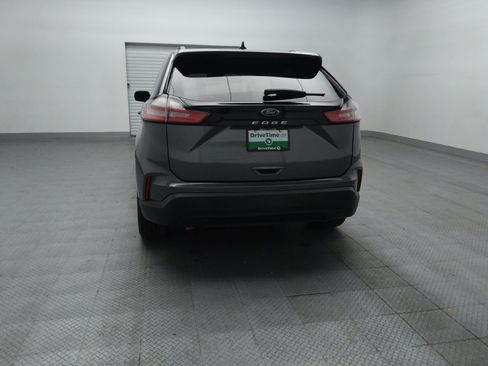 Used 2021 Ford Edge SE FWD image 6