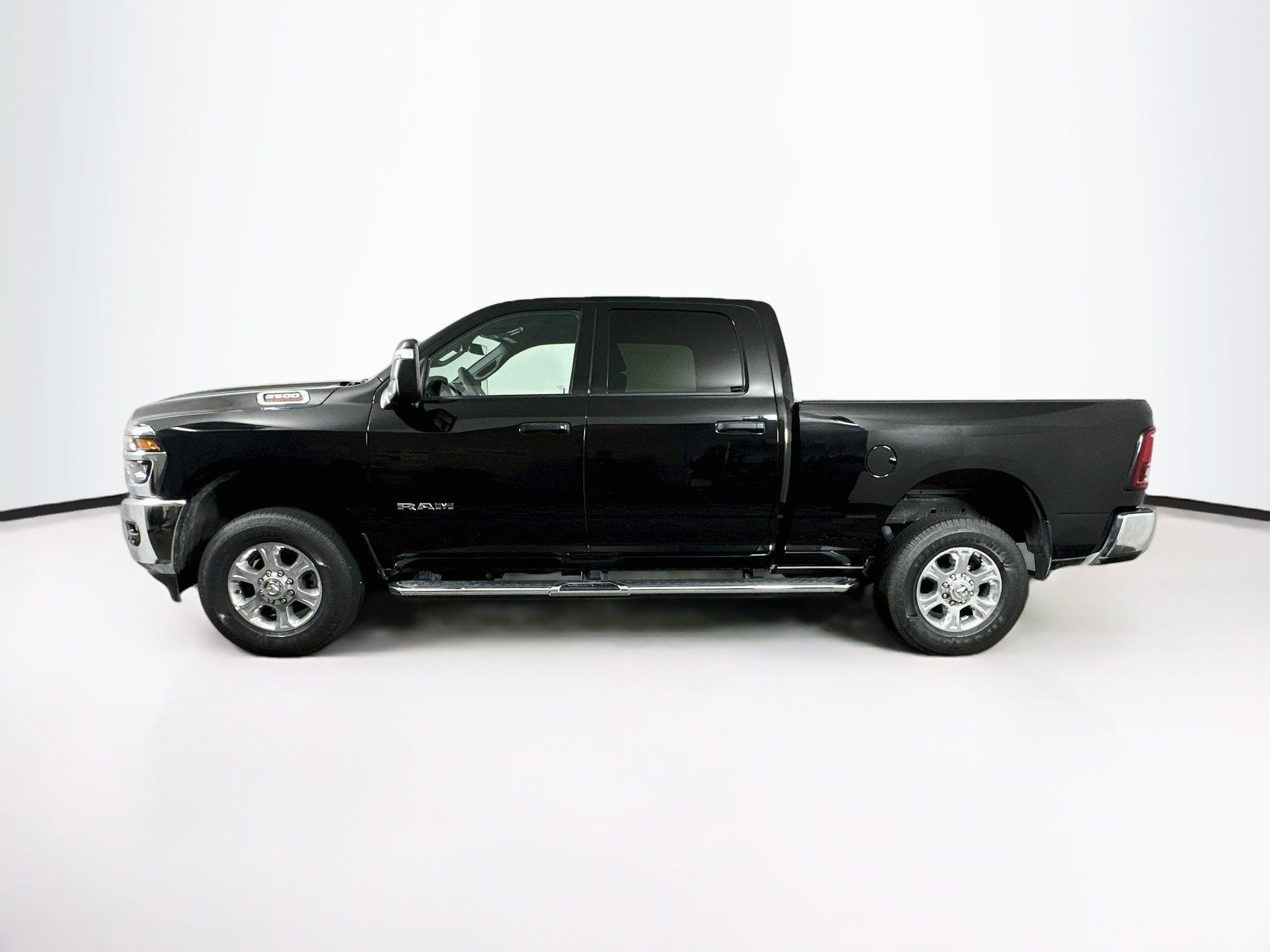 Used 2025 RAM 2500 Big Horn AWD/4WD image 4
