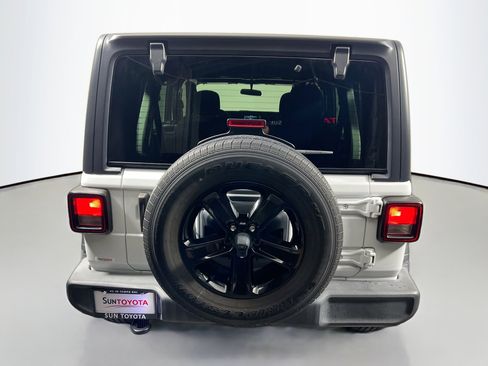 Used 2023 Jeep Wrangler Altitude image 5