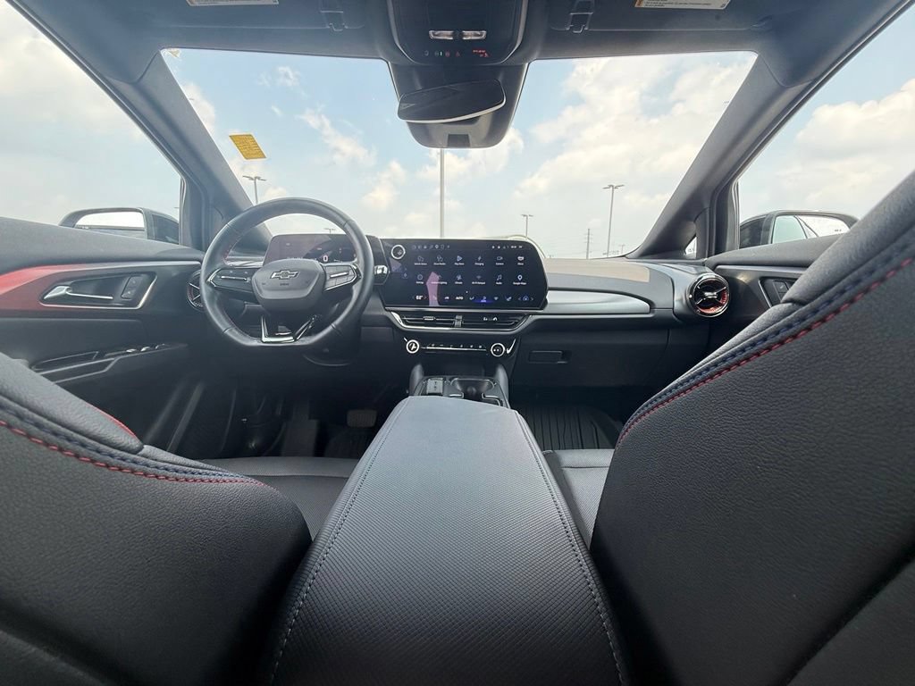 Used 2024 Chevrolet Equinox EV RS FWD image 25