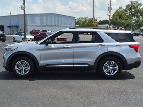 Used 2021 Ford Explorer XLT RWD image 8