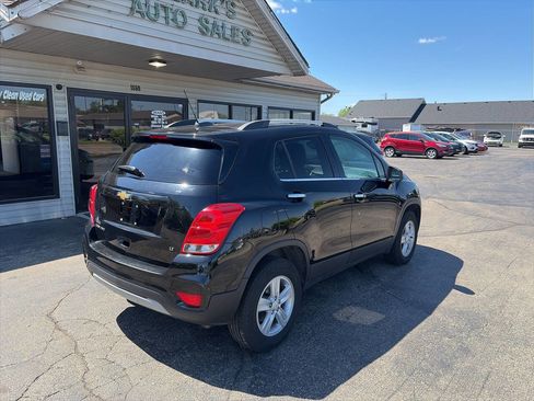 Used 2020 Chevrolet Trax LT w/ LT Convenience Package image 2