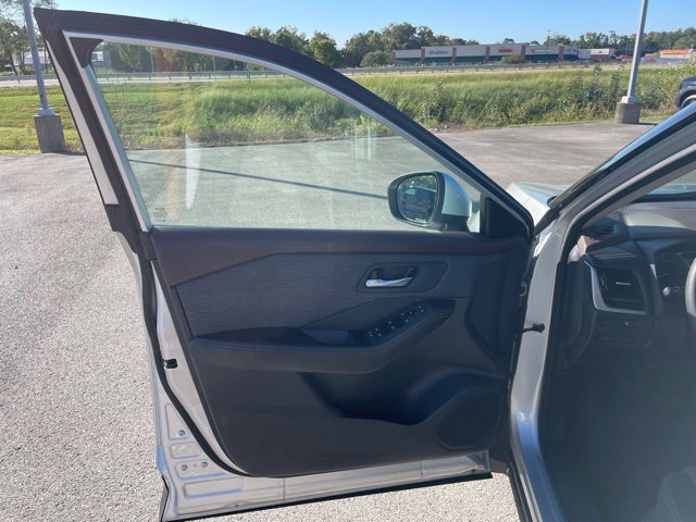 Used 2021 Nissan Rogue SV AWD/4WD image 17
