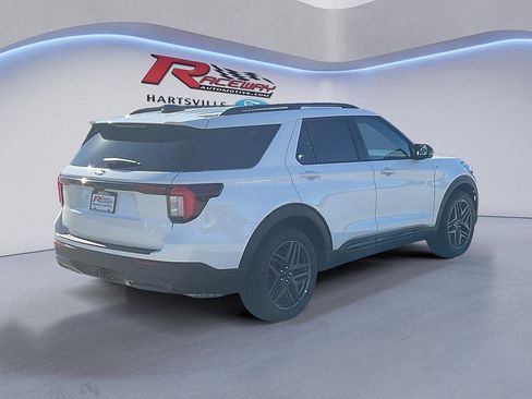 New 2026 Ford Explorer ST-Line w/ ST-Line Street Pack RWD image 25