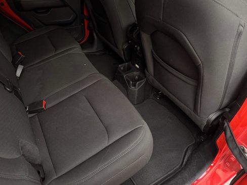 Used 2023 Jeep Wrangler Sahara image 18