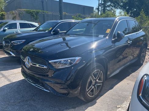 Used 2026 Mercedes-Benz GLC 300 image 2