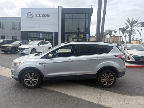 Used 2018 Ford Escape SE FWD image 5