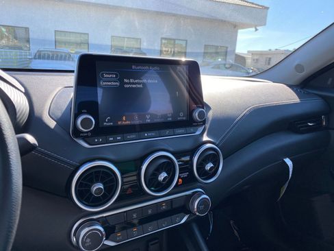 Used 2025 Nissan Sentra SV image 17