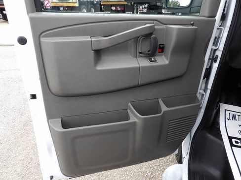 Used 2024 GMC Savana 2500 w/ Driver Convenience Package image 14