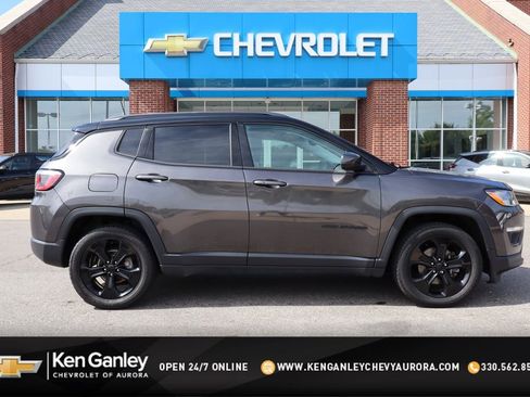 Used 2018 Jeep Compass Latitude w/ Popular Equipment Group FWD image 1
