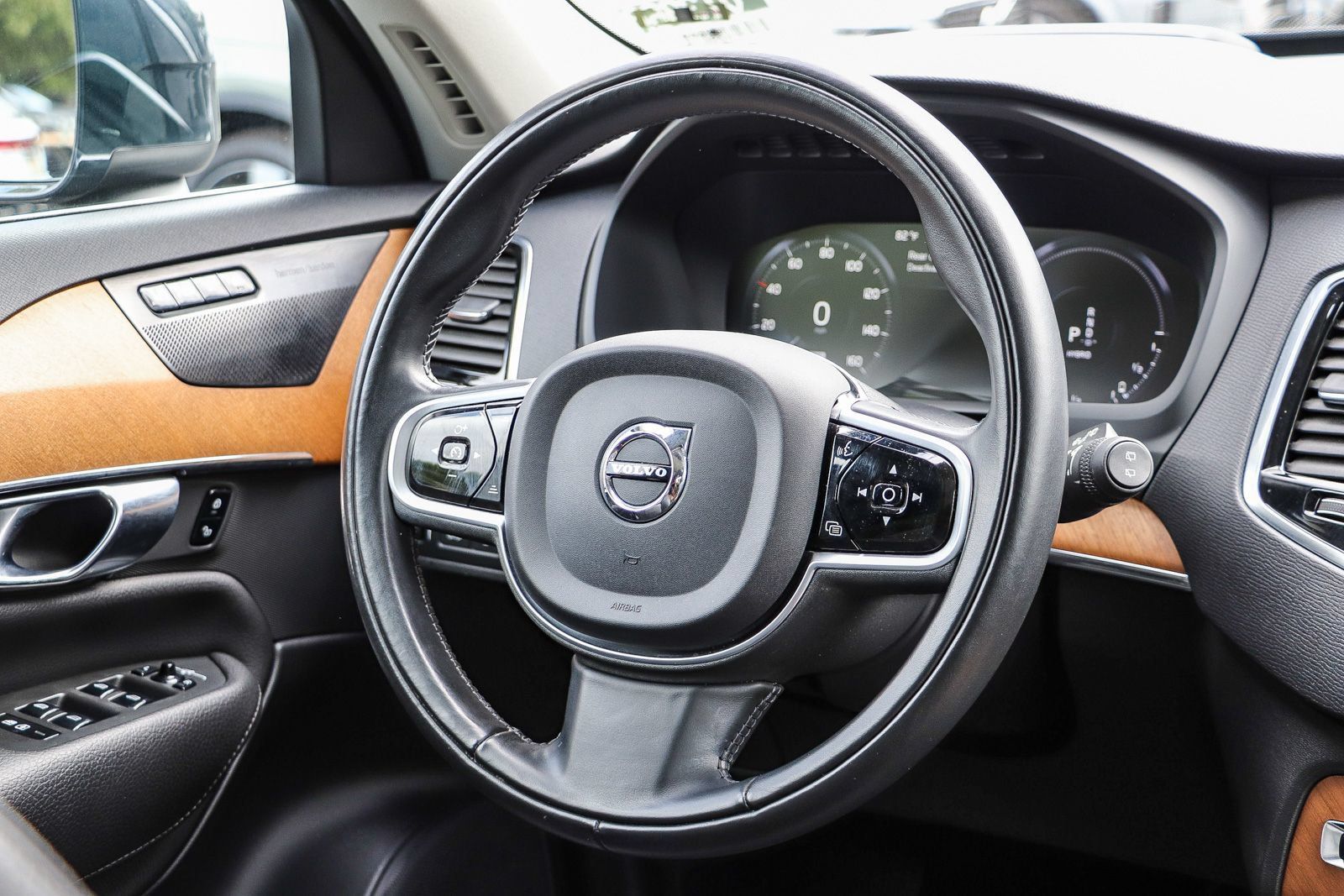 Used 2021 Volvo XC90 T8 Inscription Expression w/ Advanced Package AWD/4WD image 16