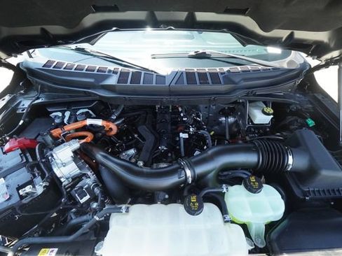 Used 2024 Ford F150 Lariat w/ FX4 Off-Road Package AWD/4WD image 10